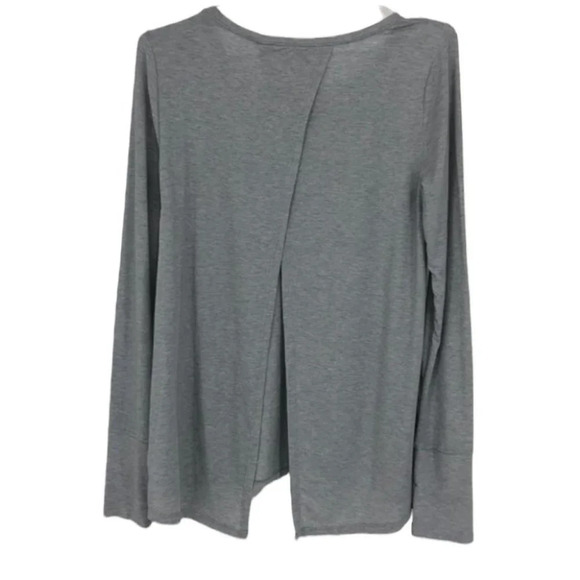 NWT Gapfit grey slit back long  sleeve lyocell lightweight activewear shirt - Picture 4 of 16